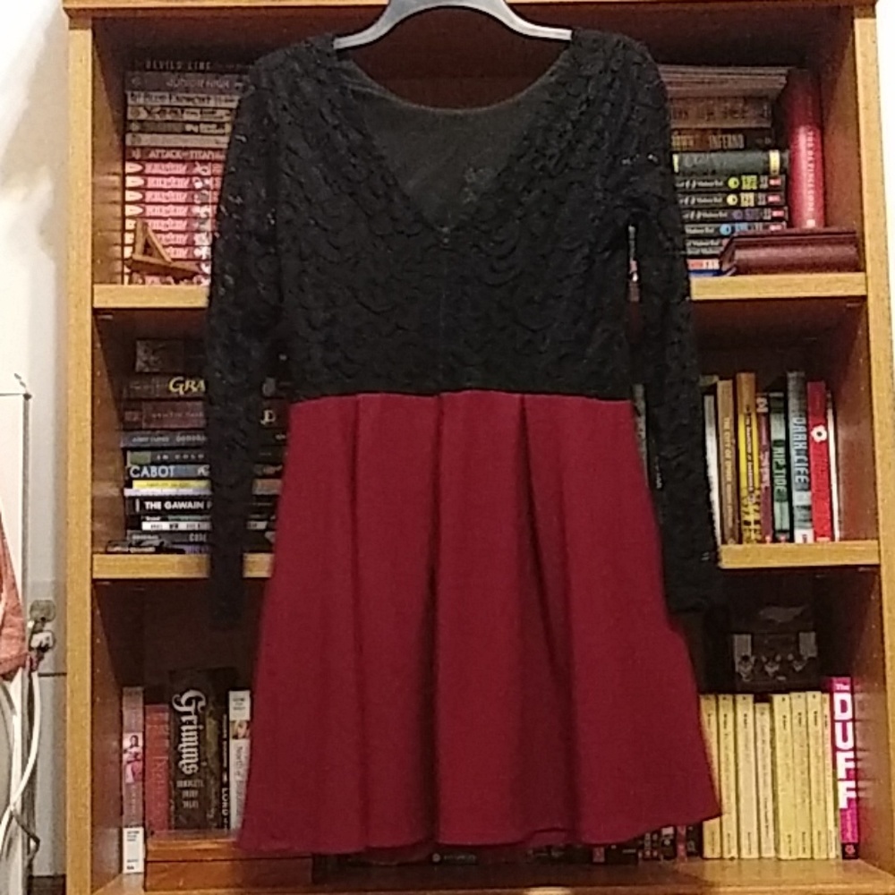 Dress - Picture 2 of 2